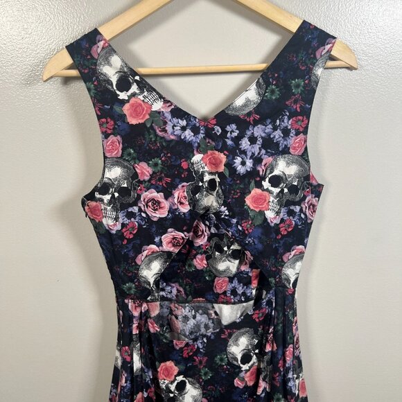 Hell Bunny Graciela Skull Circle Dress Size Medium Goth Pinup Open Back Retro - Picture 9 of 12